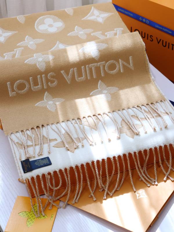 Louis Vuitton Scarf LVC00490